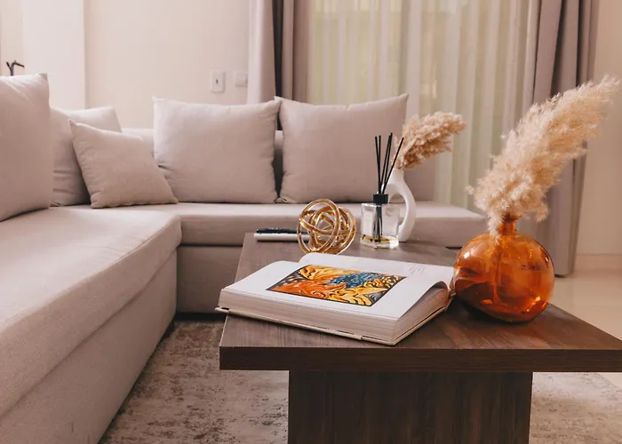Viola By Elegant Hospitality - Near Waterway Mall
